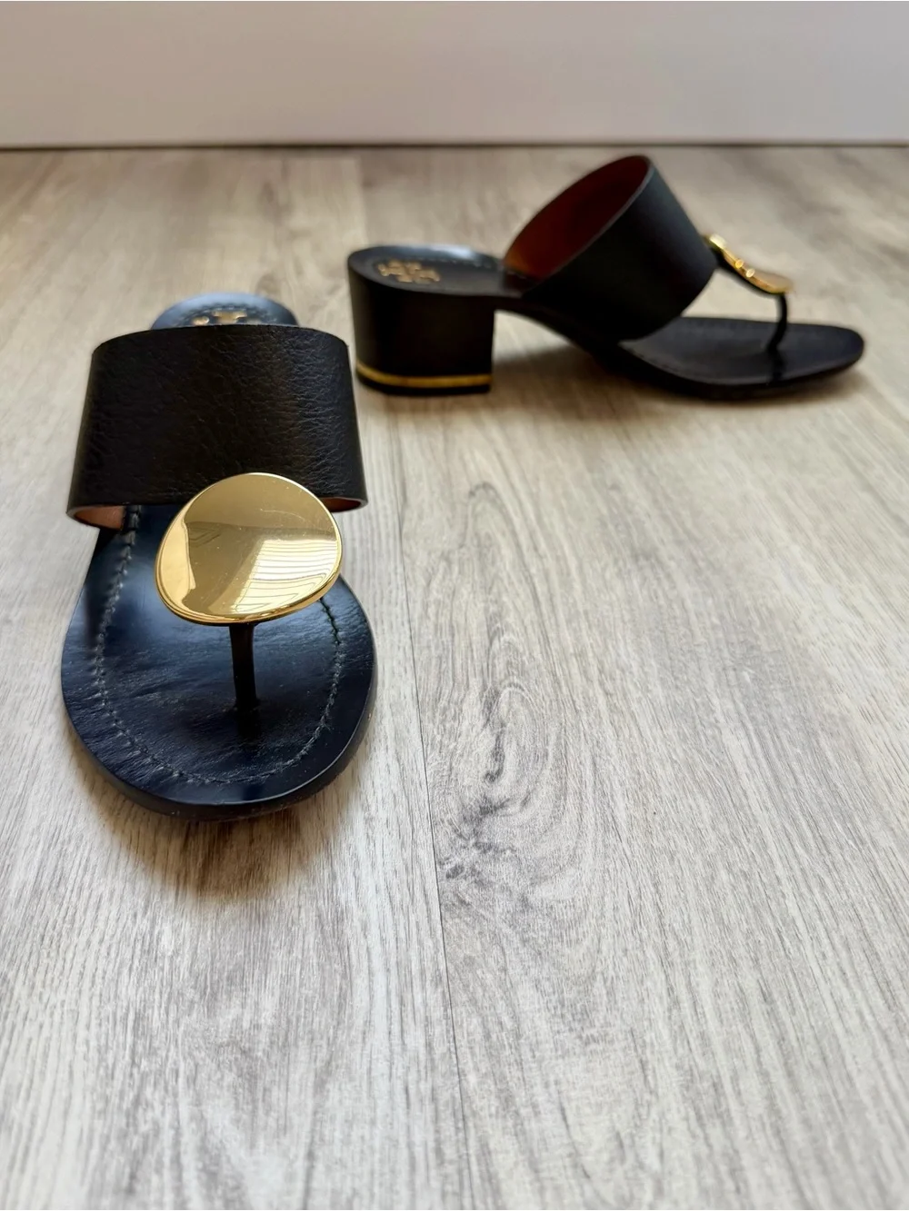 Tory Burch - Black Leather / Gold Patos Disc Slide Sandals / Block heel - Women